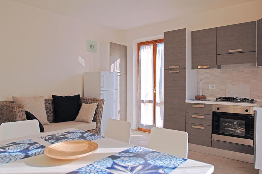 Appartamenti Casa Pineta มารินา ดิ กัมโป ห้อง รูปภาพ